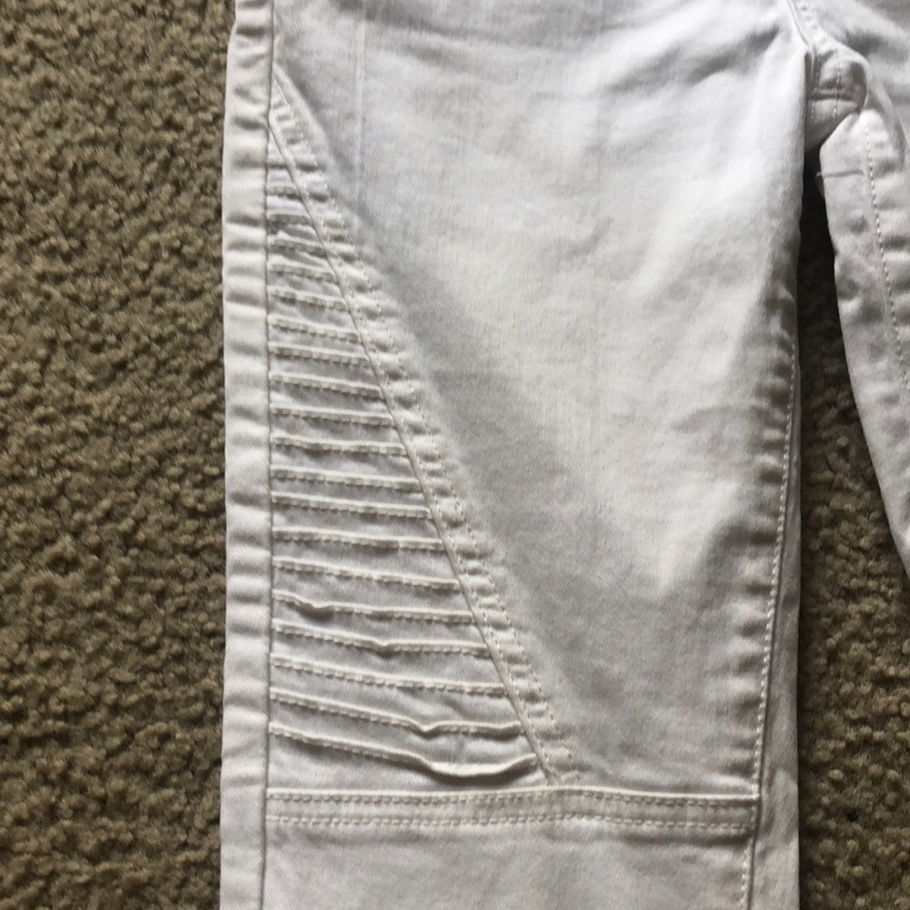 White jeans - Picture 4 of 5